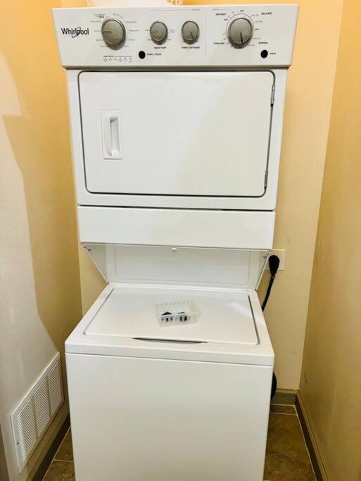 Apto 1 Bed - Kitchen - Free Parking Apartamento Houston Exterior foto